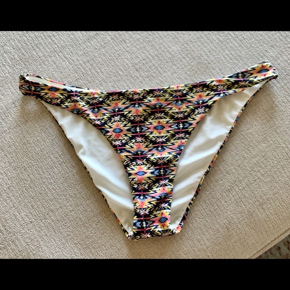 Billabong Women’s Bottoms - Picture 1 of 3